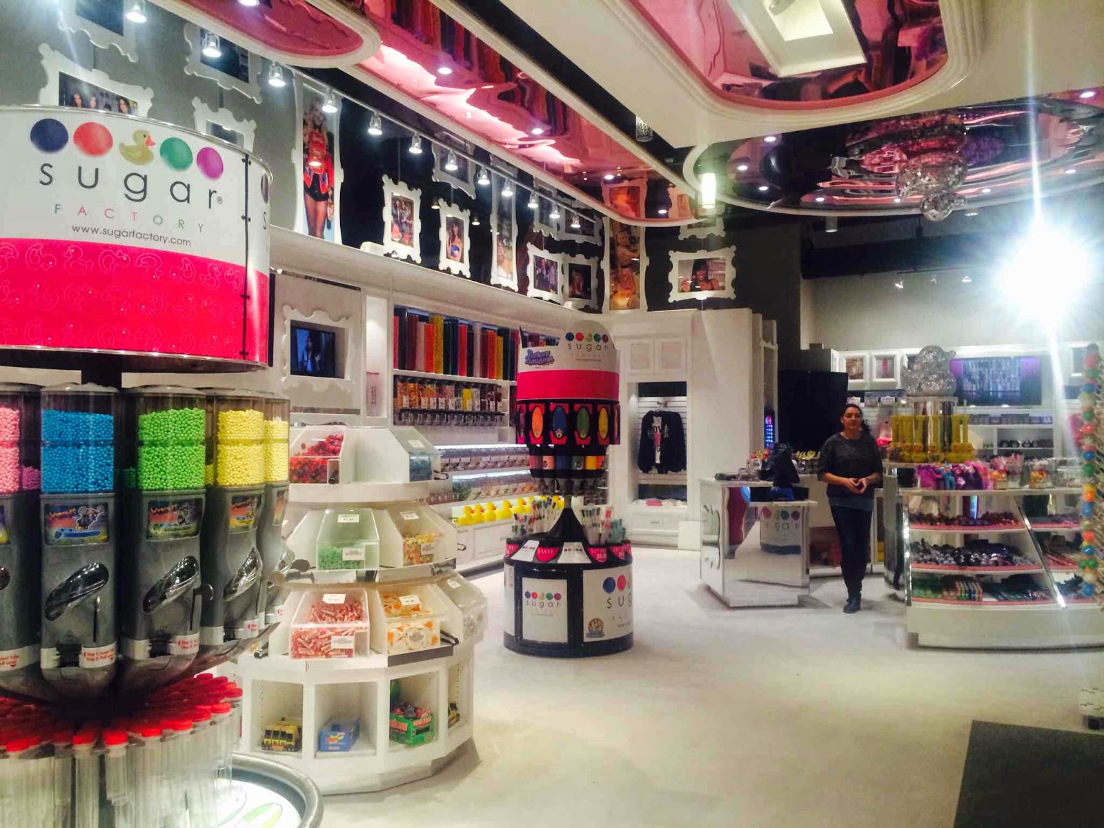 Photo of Sugar Factory Barclays Center in Brooklyn City, New York, United States - 10 Picture of Food, Point of interest, Establishment, Store