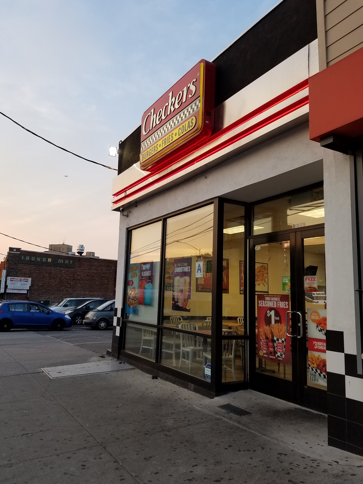 Photo of Checkers in Queens City, New York, United States - 2 Picture of Restaurant, Food, Point of interest, Establishment