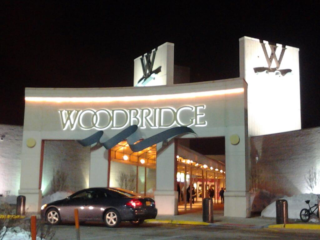 Photo of Woodbridge Center in Woodbridge City, New Jersey, United States - 9 Picture of Point of interest, Establishment, Shopping mall