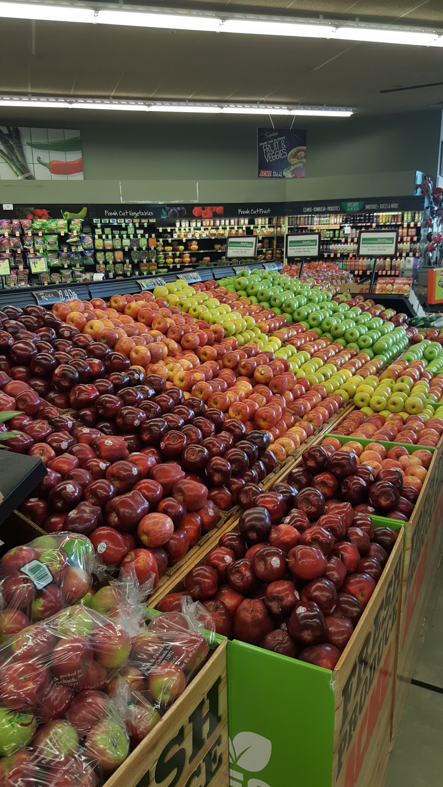 Photo of ACME Markets in Jersey City, New Jersey, United States - 5 Picture of Food, Point of interest, Establishment, Store, Health, Grocery or supermarket, Pharmacy