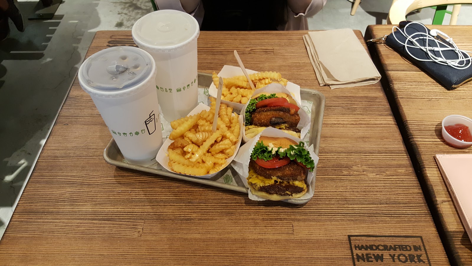 Photo of Shake Shack in New York City, New York, United States - 6 Picture of Restaurant, Food, Point of interest, Establishment