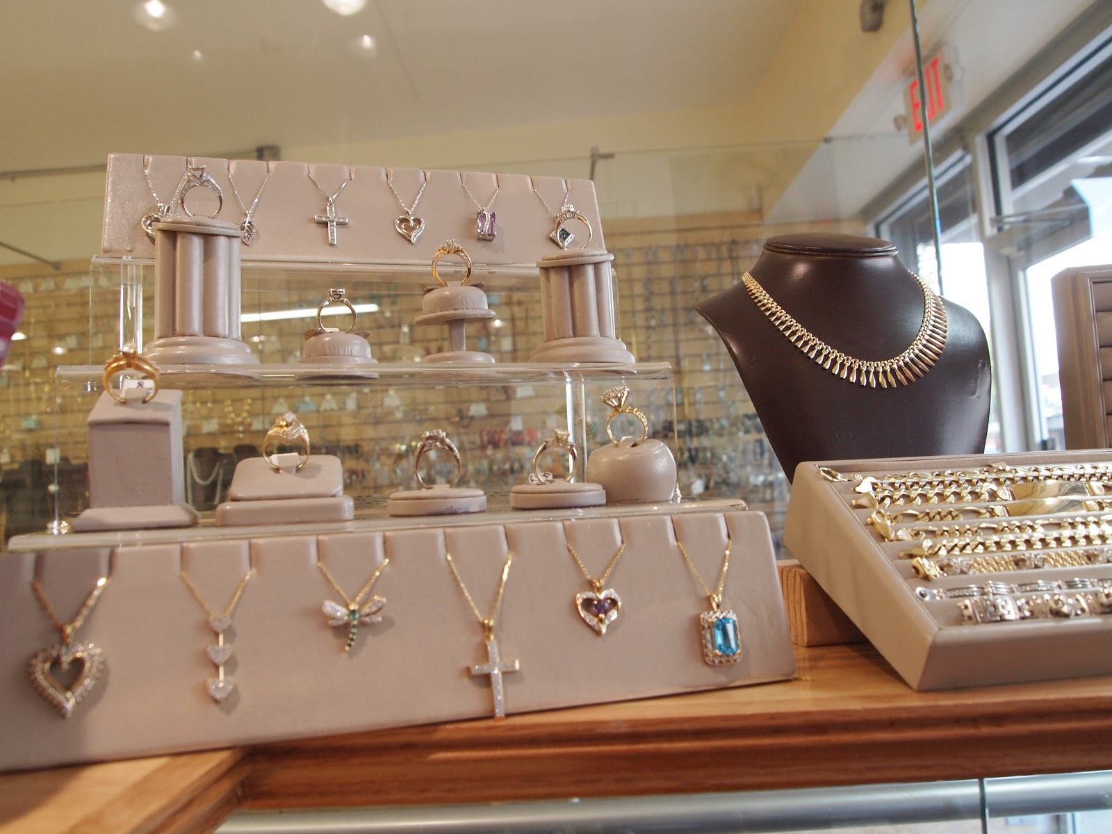 Photo of Leen's Jewelry in Perth Amboy City, New Jersey, United States - 10 Picture of Point of interest, Establishment, Store, Jewelry store