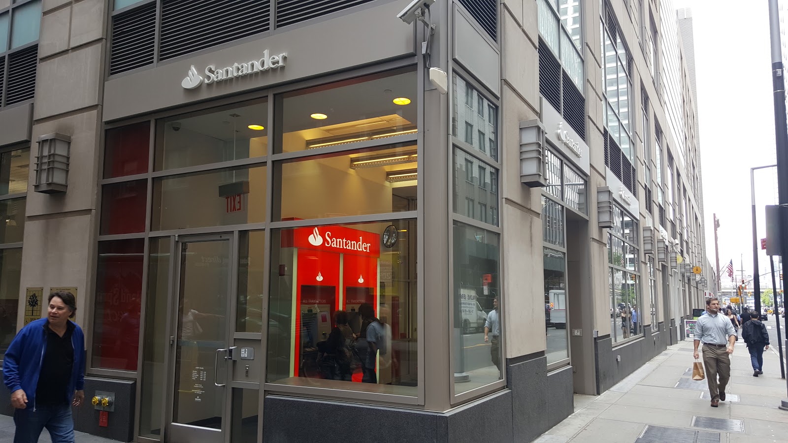 Photo of Santander Bank in New York City, New York, United States - 2 Picture of Point of interest, Establishment, Finance, Atm, Bank