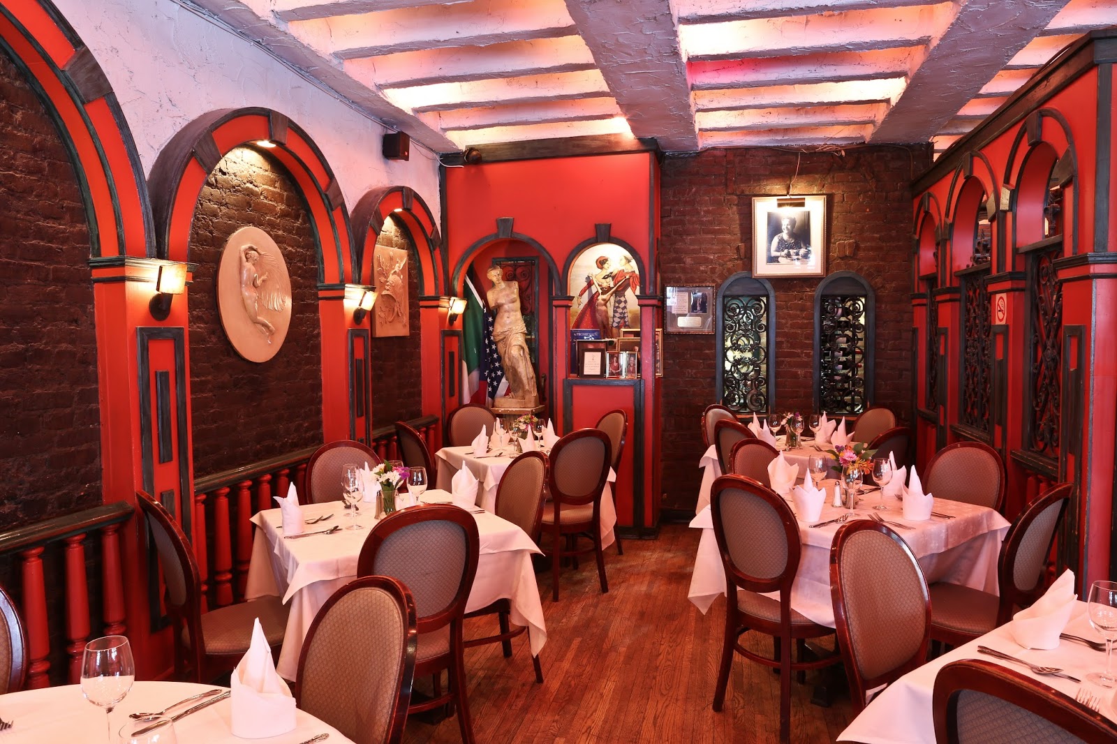 Photo of Isle of Capri in New York City, New York, United States - 2 Picture of Restaurant, Food, Point of interest, Establishment, Bar