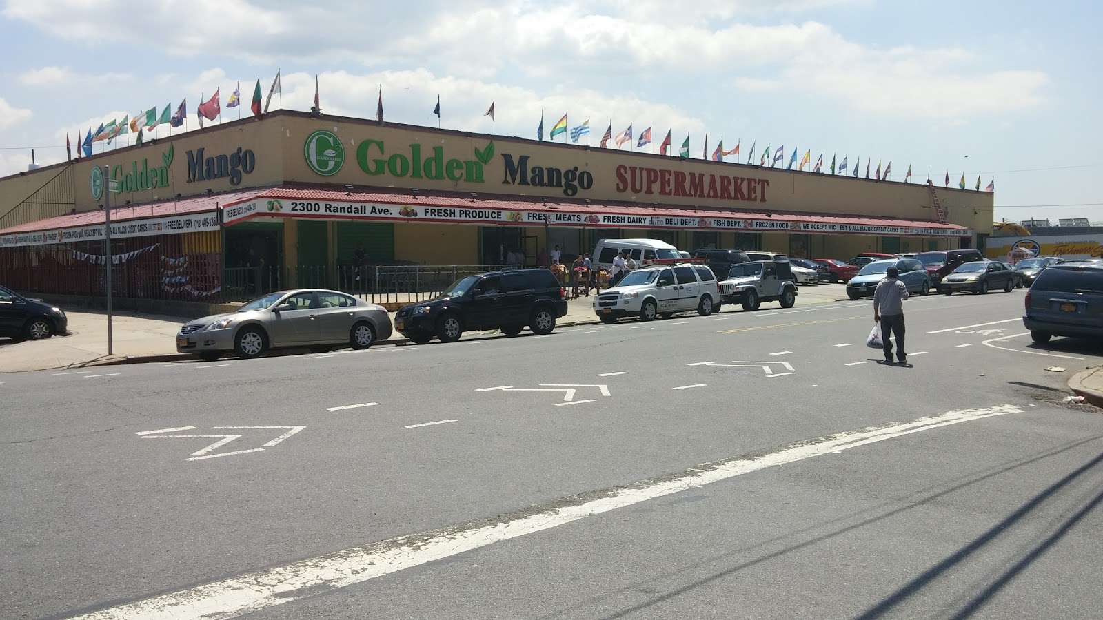 Photo of Golden Mango Supermarket in Bronx City, New York, United States - 2 Picture of Food, Point of interest, Establishment, Store, Grocery or supermarket