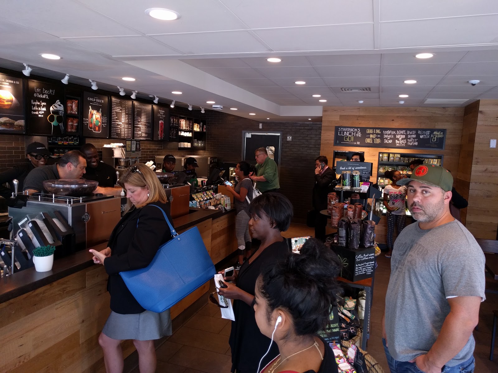 Photo of Starbucks in Jamaica City, New York, United States - 3 Picture of Food, Point of interest, Establishment, Store, Cafe