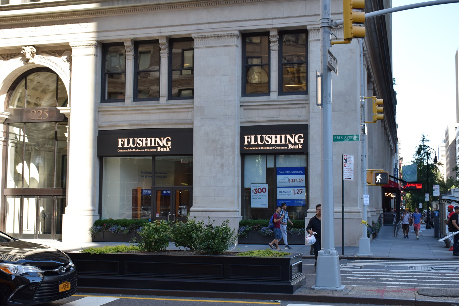 Photo of Flushing Bank in New York City, New York, United States - 1 Picture of Point of interest, Establishment, Finance, Atm, Bank