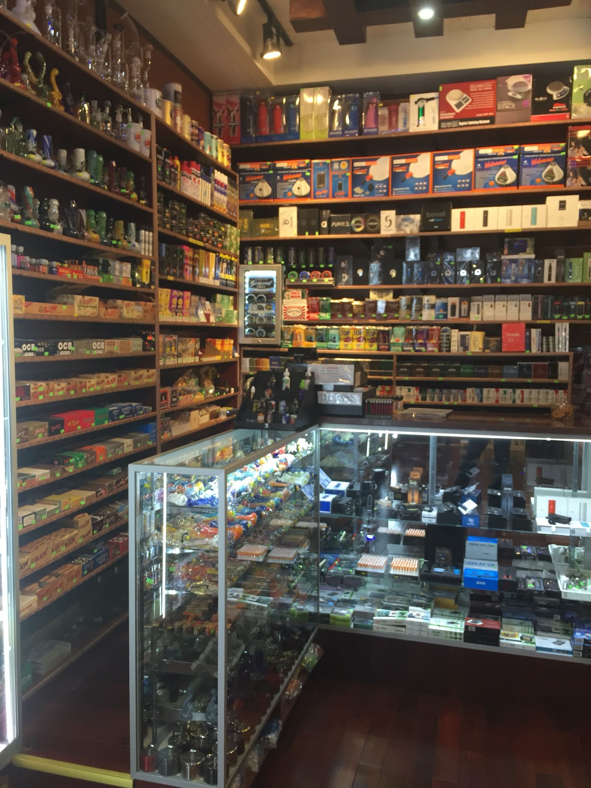 Photo of smoke n vape2 in New York City, New York, United States - 9 Picture of Point of interest, Establishment, Store