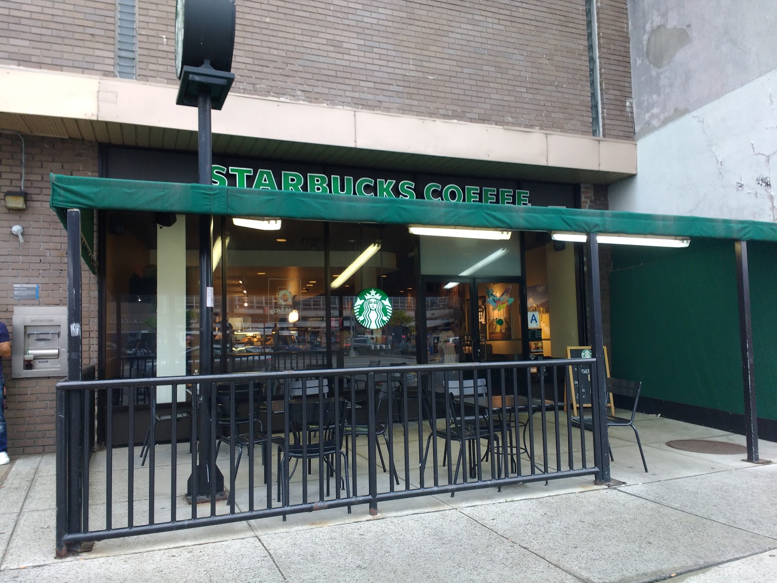 Photo of Starbucks in Queens City, New York, United States - 5 Picture of Food, Point of interest, Establishment, Store, Cafe