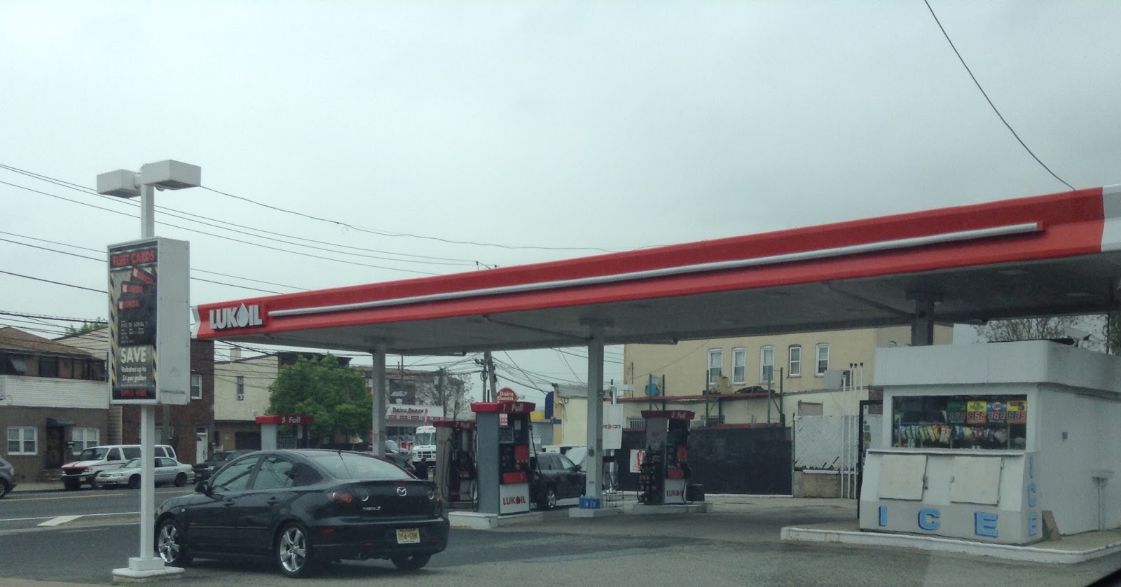 Photo of Lukoil in Guttenberg City, New Jersey, United States - 2 Picture of Point of interest, Establishment, Gas station