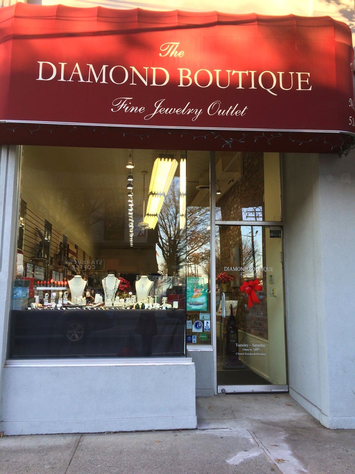 Photo of Diamond Boutique in Port Washington City, New York, United States - 1 Picture of Point of interest, Establishment, Finance, Store, Jewelry store, Clothing store