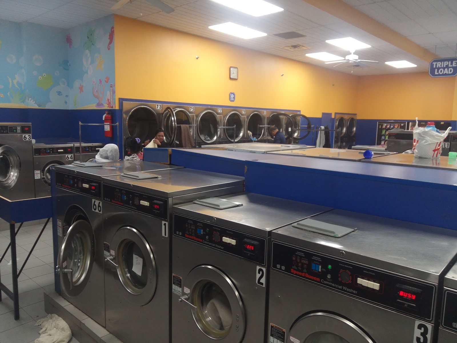 Photo of Grand Central Laundromat in Queens City, New York, United States - 1 Picture of Point of interest, Establishment, Laundry