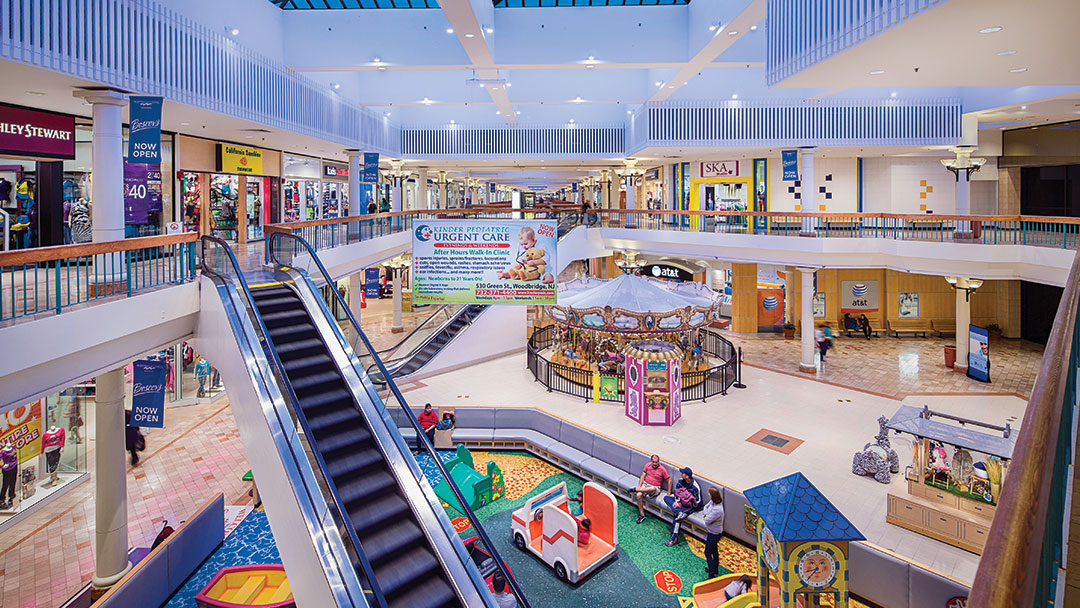 Photo of Woodbridge Center in Woodbridge City, New Jersey, United States - 2 Picture of Point of interest, Establishment, Shopping mall