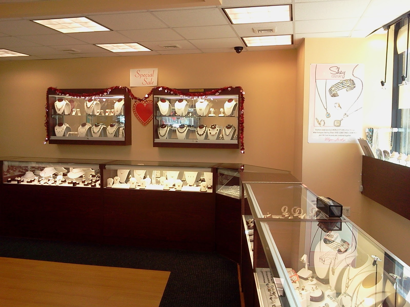 Photo of Elegant Jewelry Inc in Queens City, New York, United States - 2 Picture of Point of interest, Establishment, Store, Jewelry store