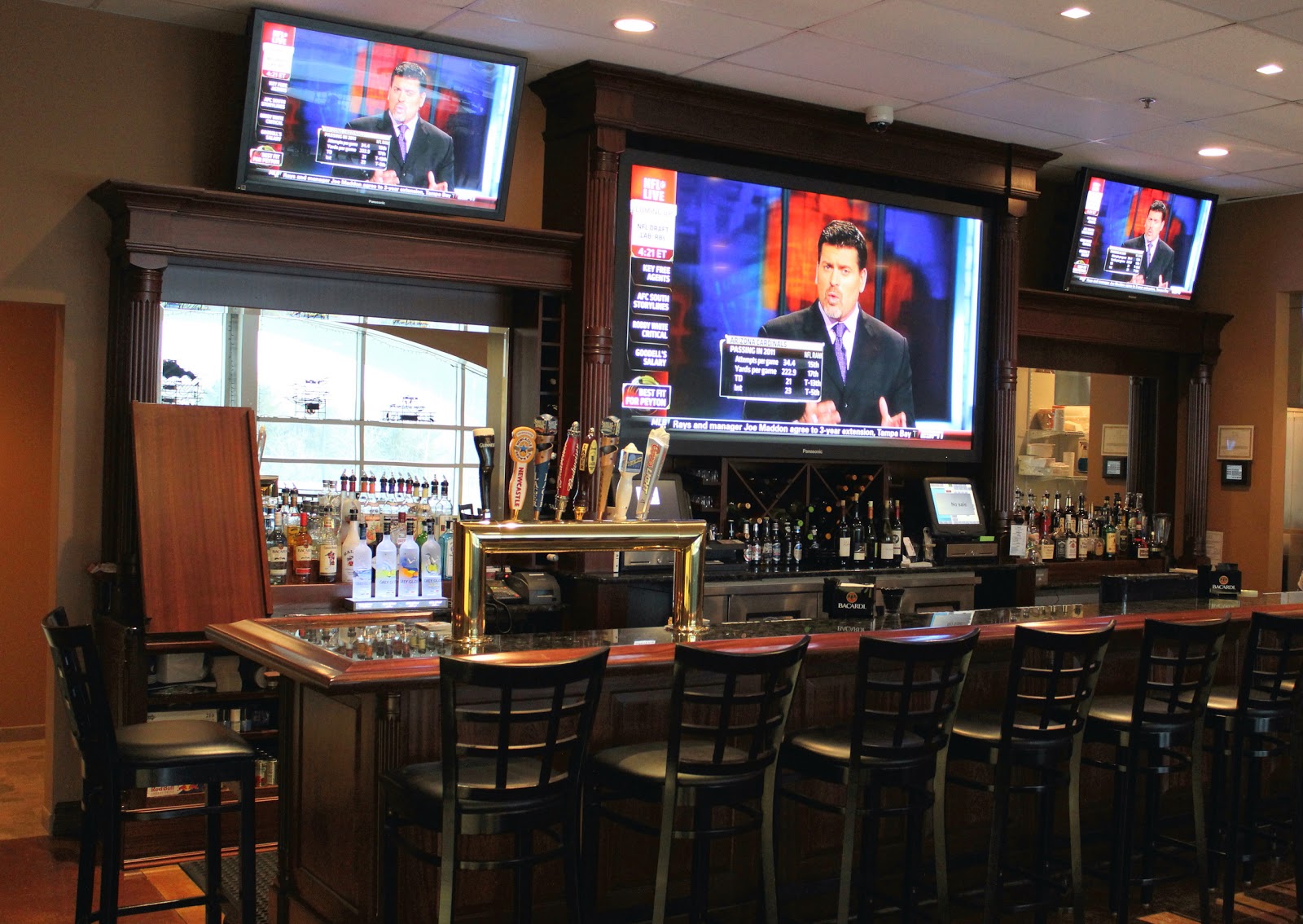 Photo of In The Crease Sports Pub in Wayne City, New Jersey, United States - 5 Picture of Restaurant, Food, Point of interest, Establishment, Bar