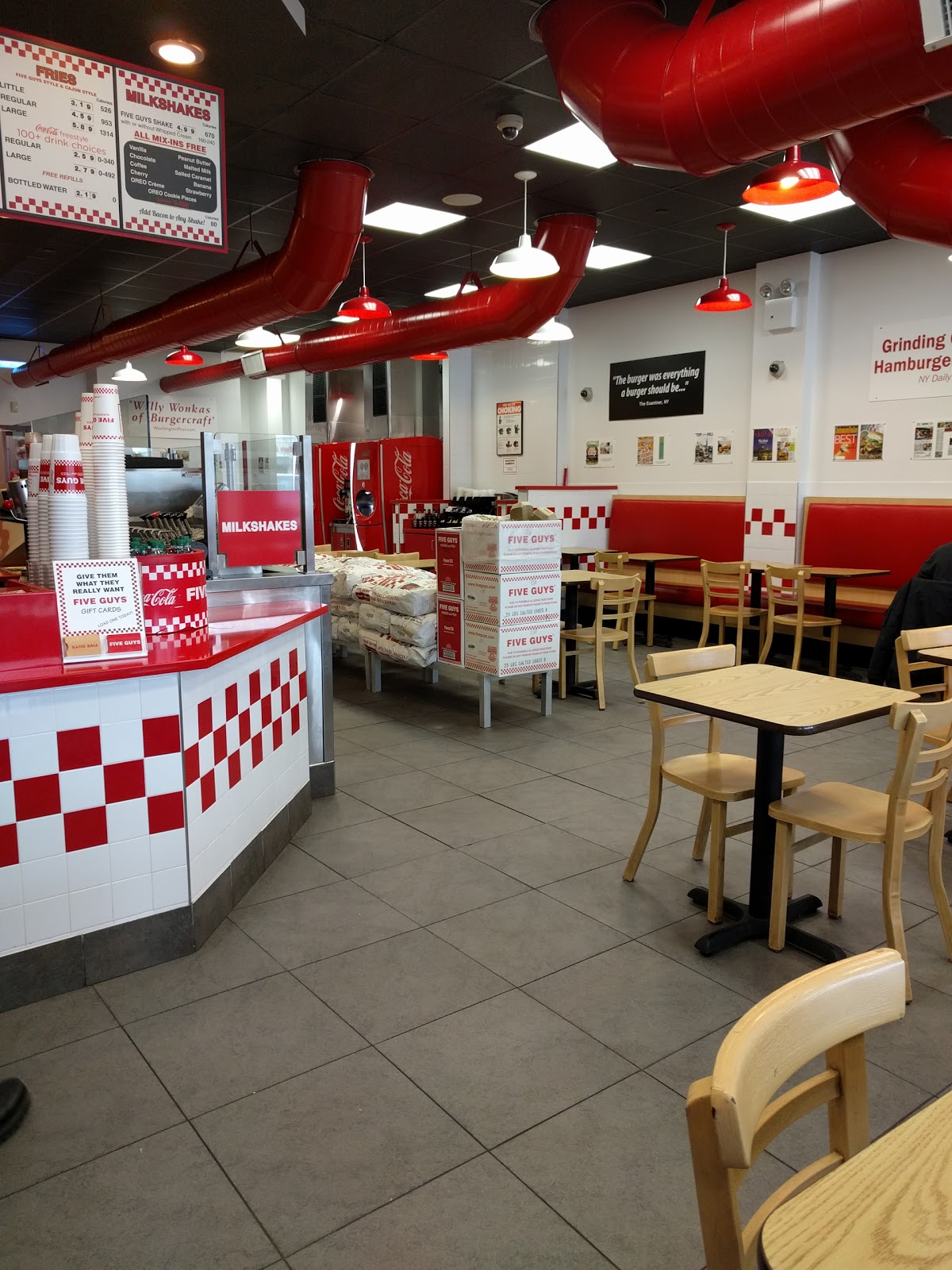 Photo of Five Guys Burgers and Fries in Staten Island City, New York, United States - 1 Picture of Restaurant, Food, Point of interest, Establishment, Meal takeaway