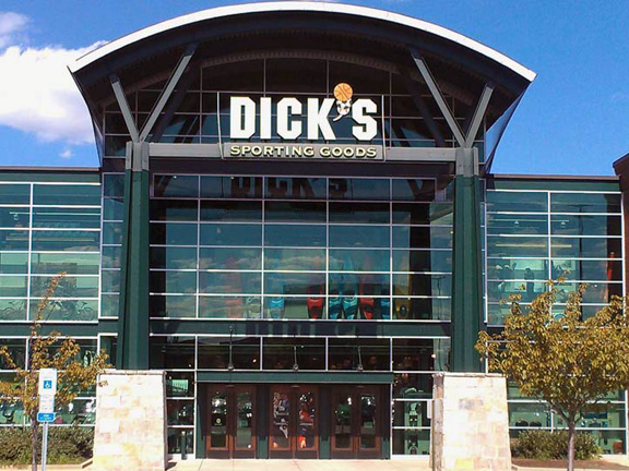 Photo of Dick's Sporting Goods in Woodbridge Township City, New Jersey, United States - 5 Picture of Point of interest, Establishment, Store, Clothing store, Shoe store