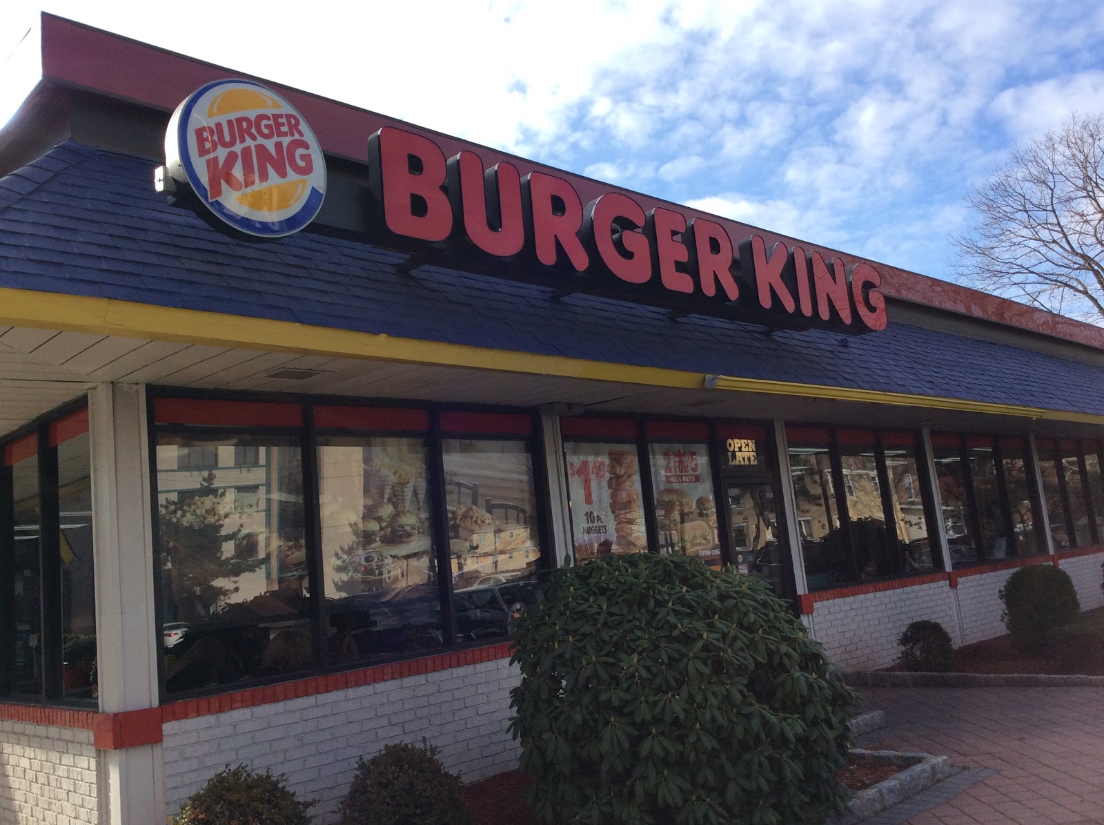 Photo of Burger King in Fort Lee City, New Jersey, United States - 1 Picture of Restaurant, Food, Point of interest, Establishment