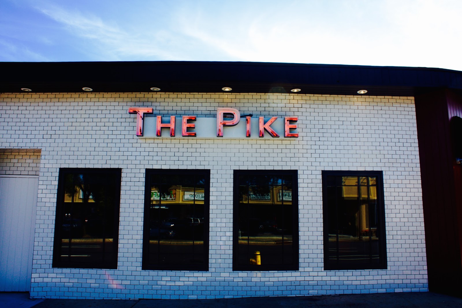 Photo of The Pike in New Hyde Park City, New York, United States - 6 Picture of Restaurant, Food, Point of interest, Establishment, Bar