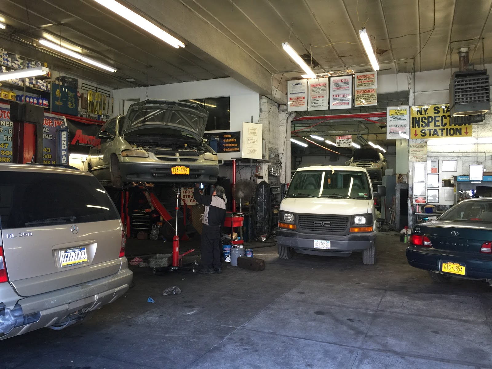 Photo of HUGO AUTO REPAIR in Bronx City, New York, United States - 5 Picture of Point of interest, Establishment, Car repair