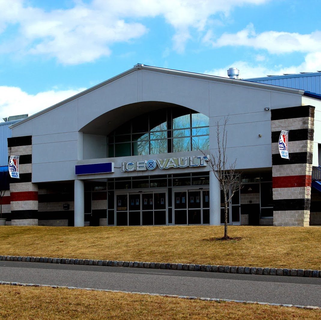 Photo of Ice Vault Arena in Wayne City, New Jersey, United States - 1 Picture of Restaurant, Food, Point of interest, Establishment, Store, Bar