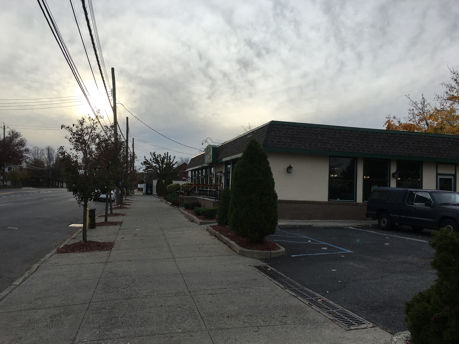 Photo of Mike's Place in Staten Island City, New York, United States - 2 Picture of Restaurant, Food, Point of interest, Establishment