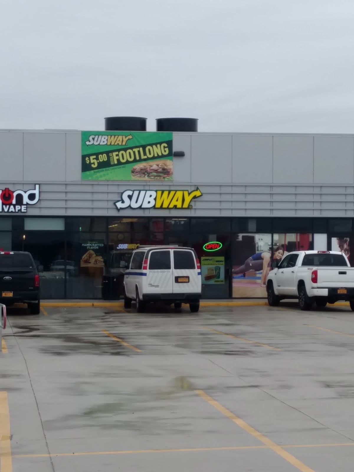 Photo of Subway in Bronx City, New York, United States - 1 Picture of Restaurant, Food, Point of interest, Establishment