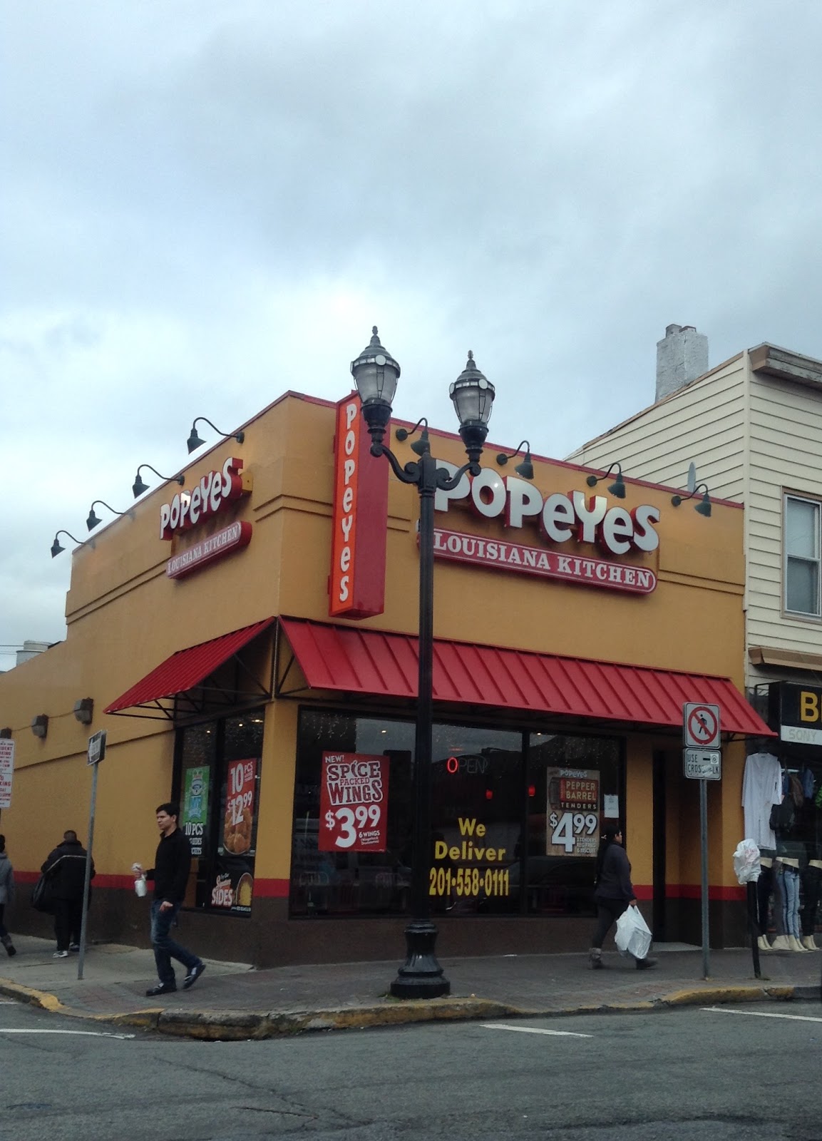 Photo of Popeyes® Louisiana Kitchen in West New York City, New Jersey, United States - 2 Picture of Restaurant, Food, Point of interest, Establishment