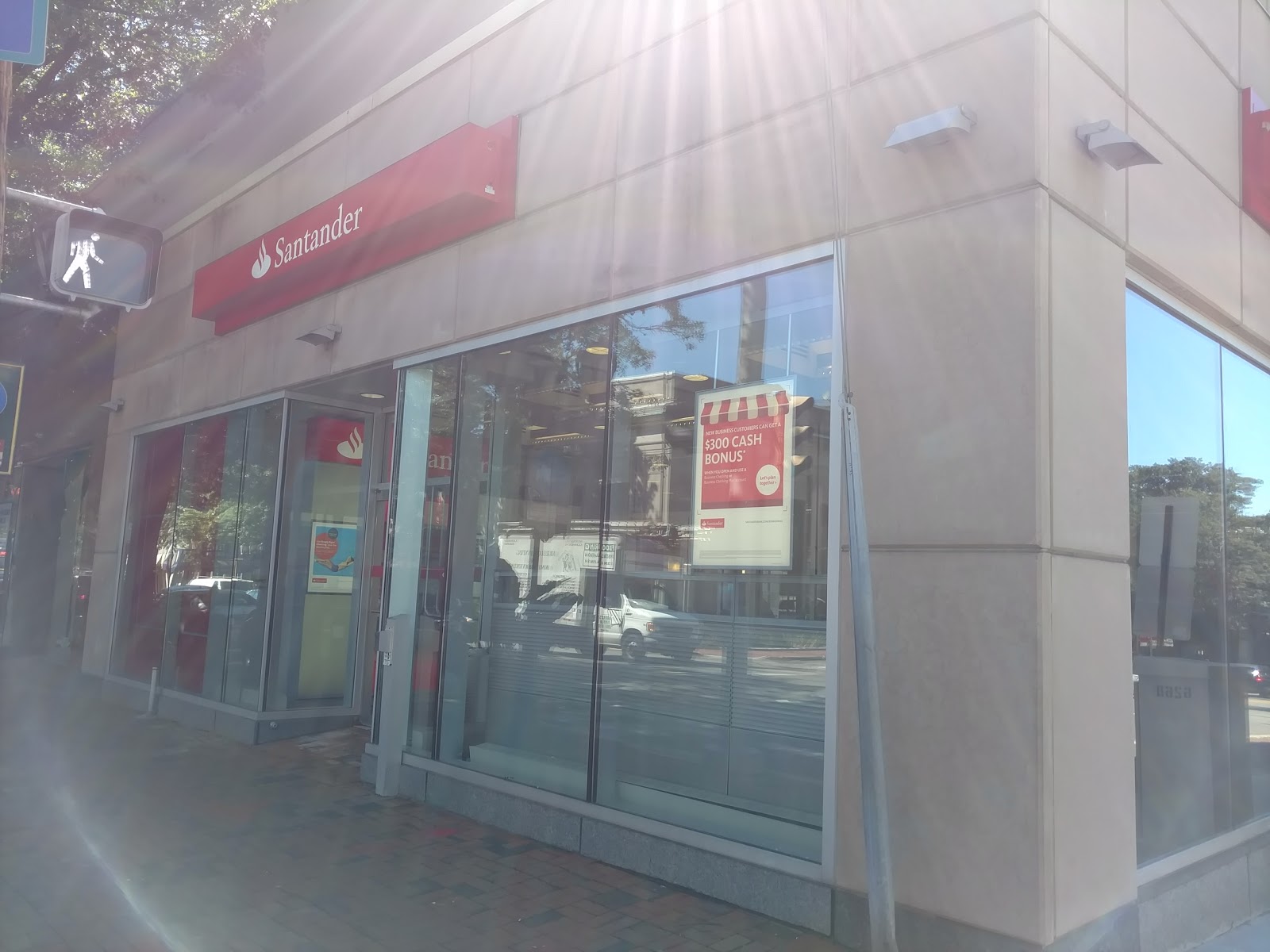 Photo of ATM (Santander Bank) in Great Neck City, New York, United States - 3 Picture of Point of interest, Establishment, Finance, Atm