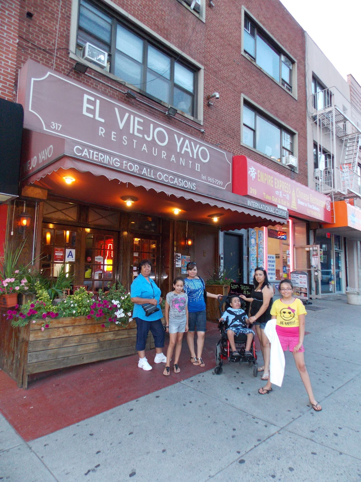 Photo of El Viejo Yayo #2 in Kings County City, New York, United States - 1 Picture of Restaurant, Food, Point of interest, Establishment, Meal takeaway, Bar
