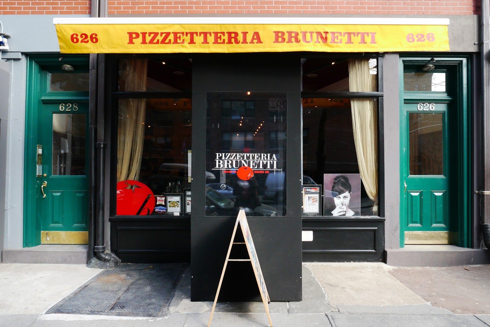 Photo of Pizzetteria Brunetti in New York City, New York, United States - 4 Picture of Restaurant, Food, Point of interest, Establishment, Bar