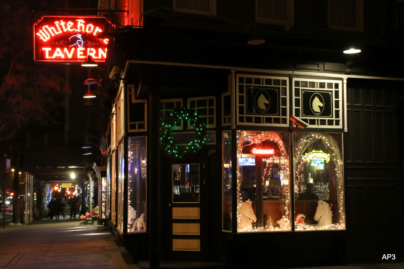 Photo of White Horse Tavern in New York City, New York, United States - 10 Picture of Restaurant, Food, Point of interest, Establishment, Bar