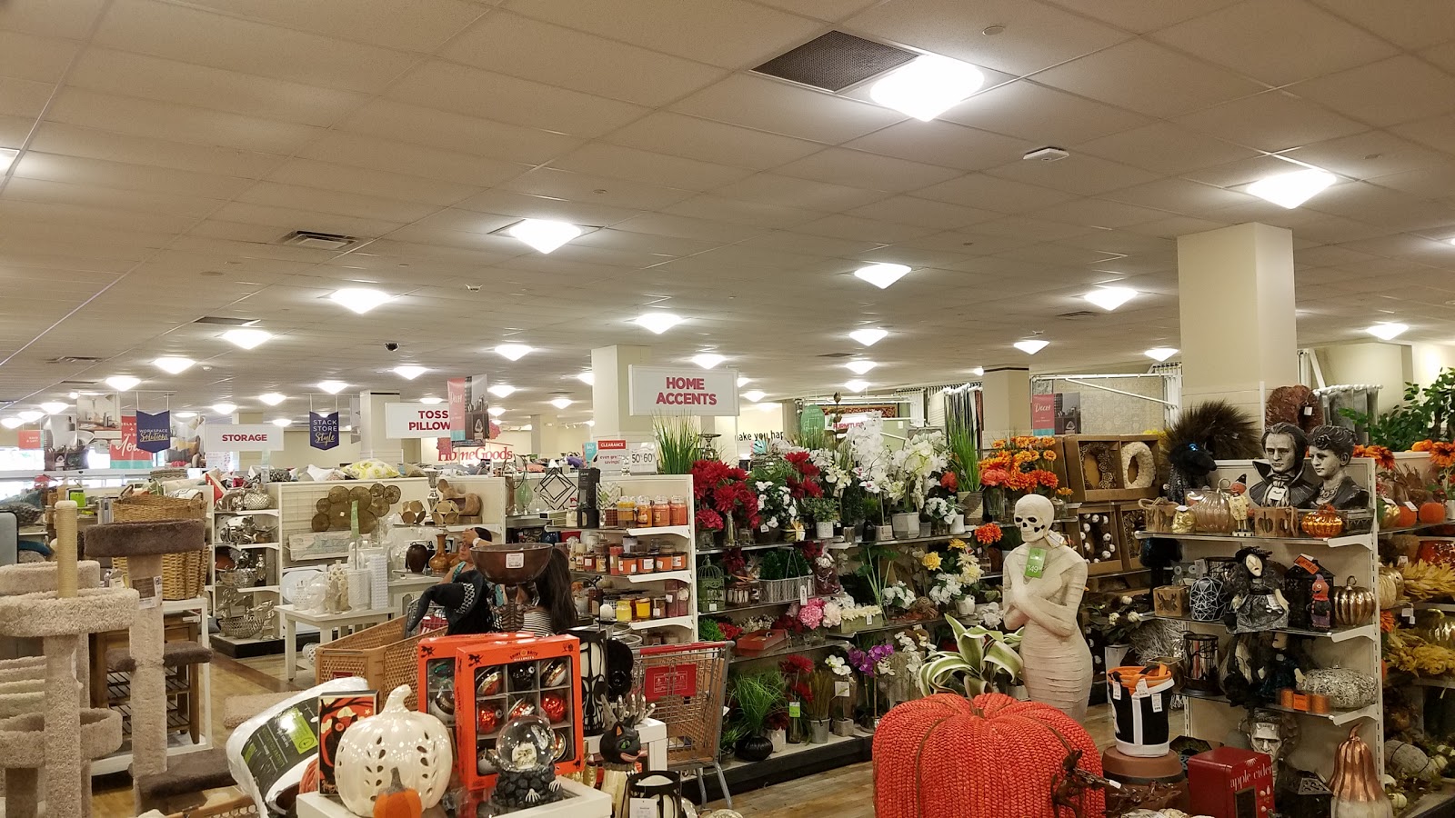 Photo of HomeGoods in Westbury City, New York, United States - 2 Picture of Point of interest, Establishment, Store, Home goods store, Furniture store, Department store