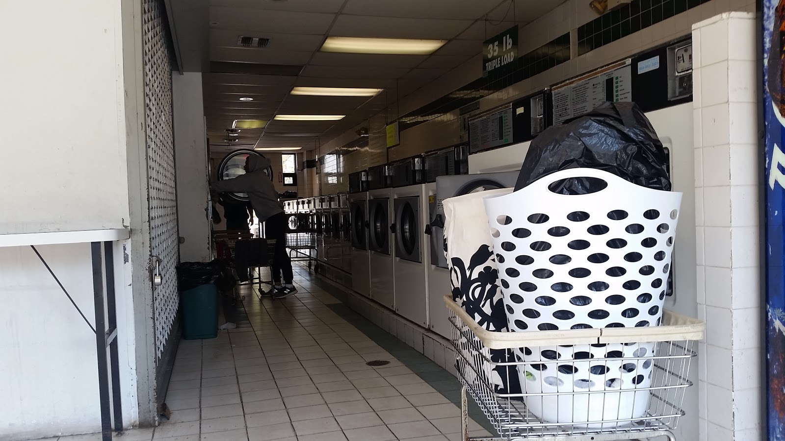 Photo of Modern Launderette in Teaneck City, New Jersey, United States - 6 Picture of Point of interest, Establishment, Laundry