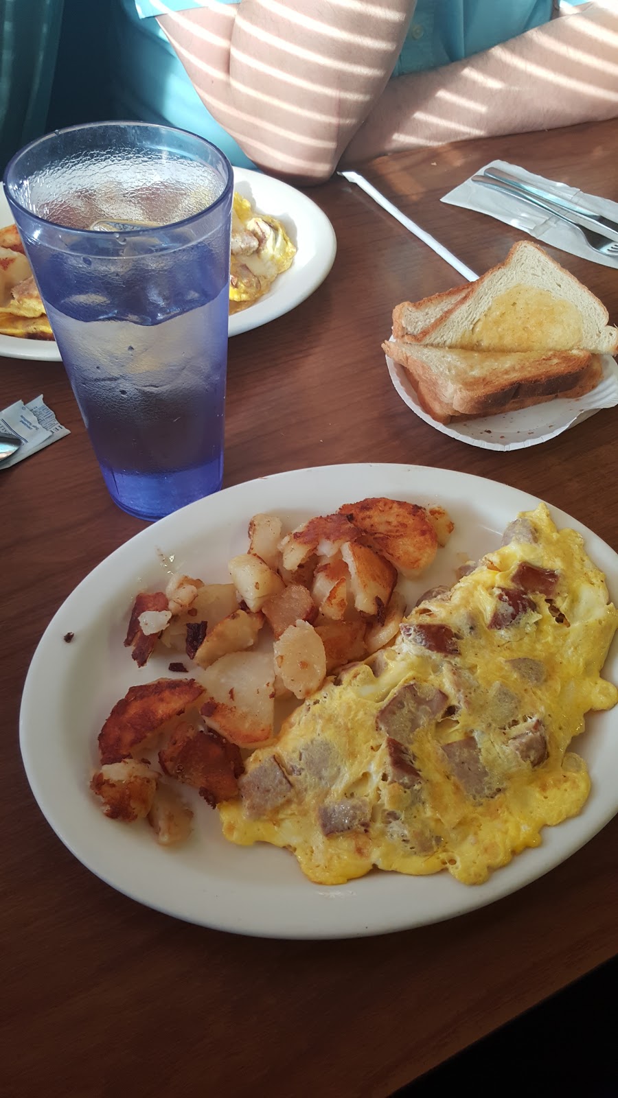Photo of Eggplatter Diner in Paterson City, New Jersey, United States - 2 Picture of Restaurant, Food, Point of interest, Establishment