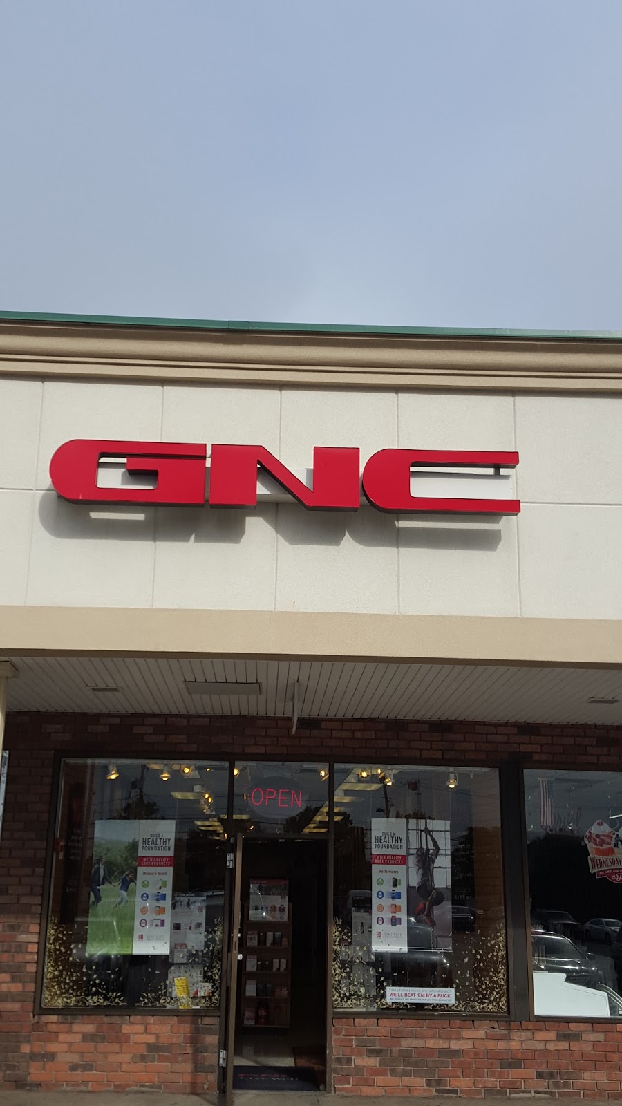 Photo of GNC in Garden City Park, New York, United States - 3 Picture of Point of interest, Establishment, Store, Health