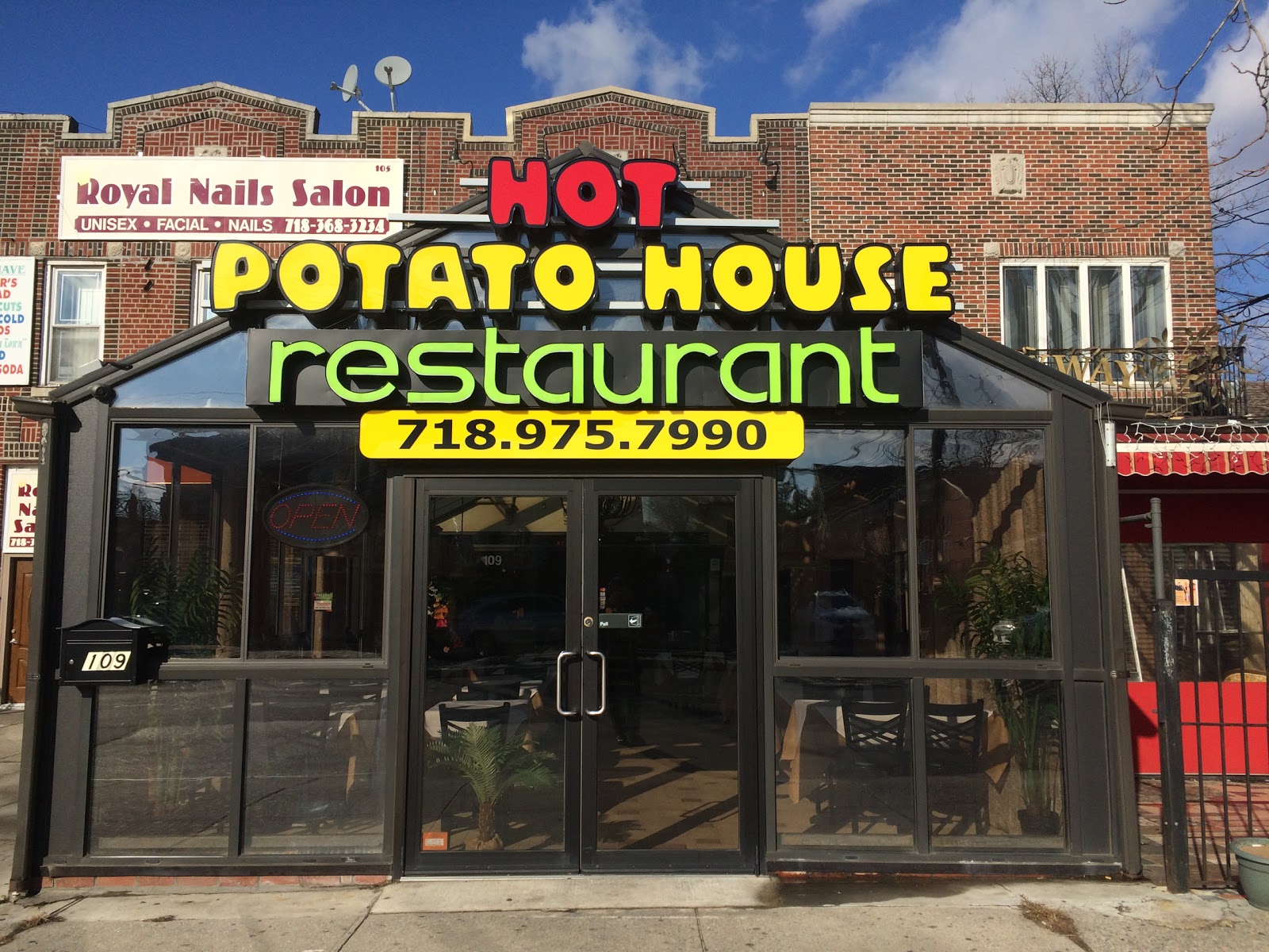 Photo of Hot Potato House in Brooklyn City, New York, United States - 3 Picture of Restaurant, Food, Point of interest, Establishment