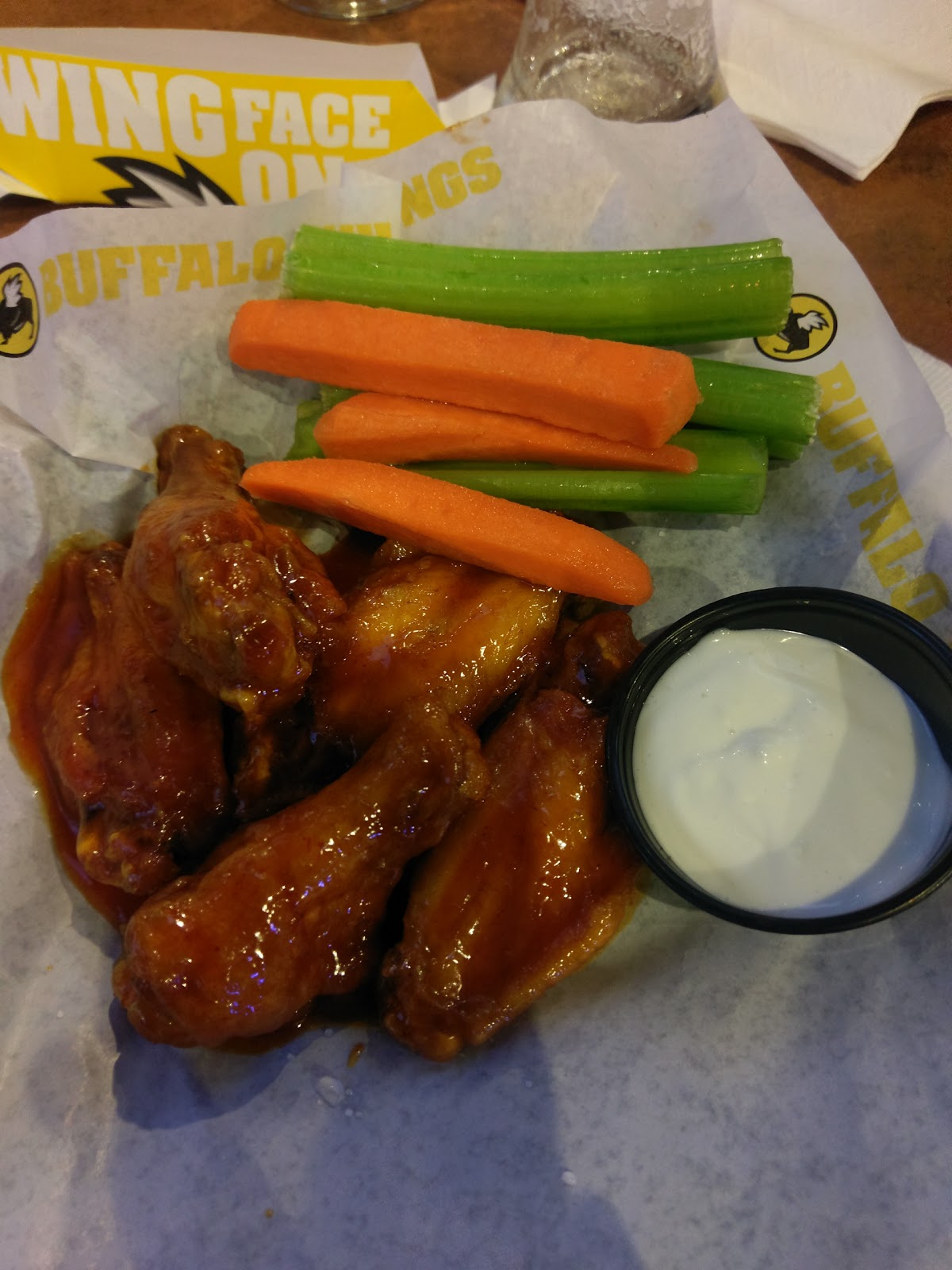 Photo of Buffalo Wild Wings in Brooklyn City, New York, United States - 4 Picture of Restaurant, Food, Point of interest, Establishment, Meal takeaway, Bar