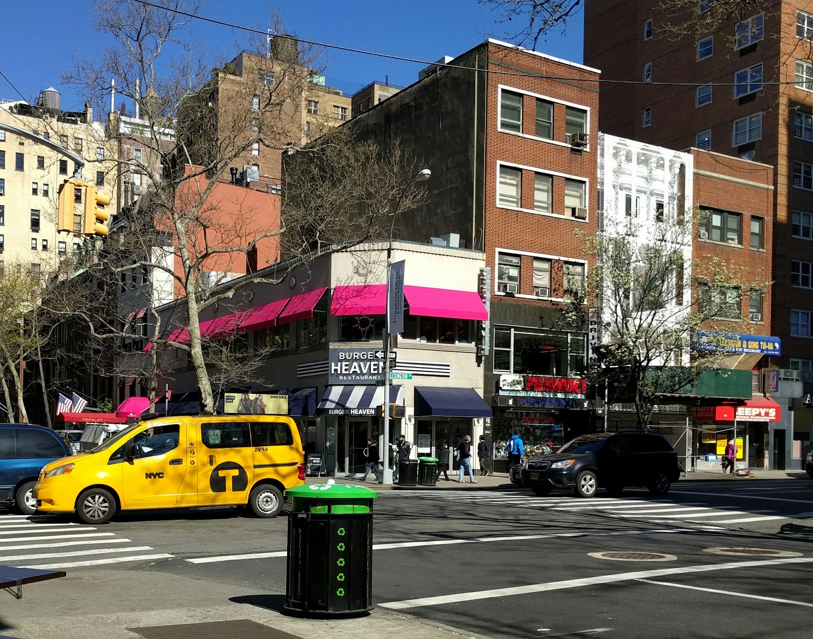 Photo of Burger Heaven in New York City, New York, United States - 1 Picture of Restaurant, Food, Point of interest, Establishment