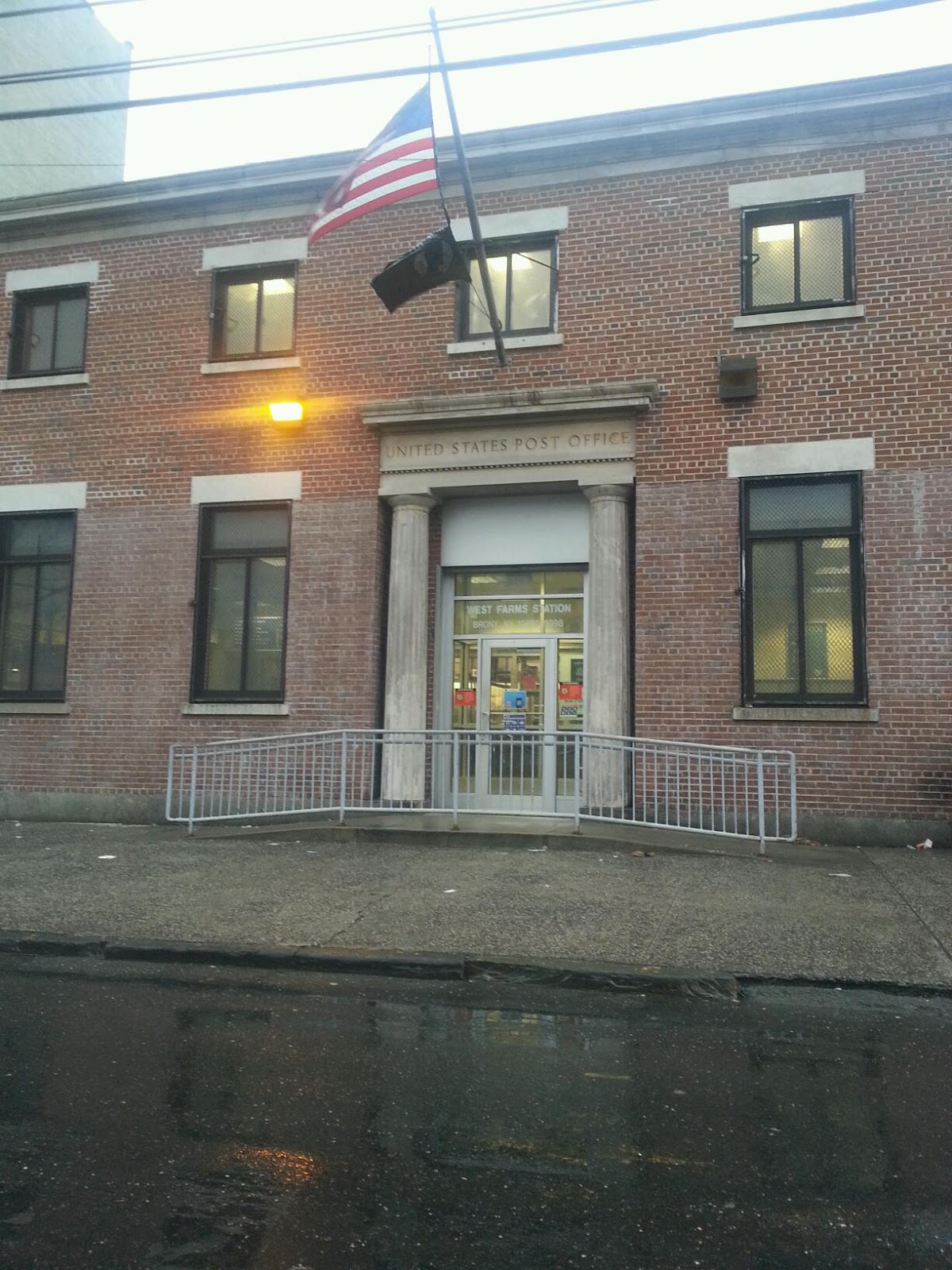 Photo of West Farms Post Office in Bronx City, New York, United States - 1 Picture of Point of interest, Establishment, Finance, Post office