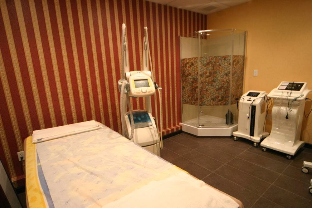 Photo of CiCi Cometic Medical Beauty Spa Laser Hair Removal 鳳妃堂 醫學美容抗衰老減肥中心 in Queens City, New York, United States - 3 Picture of Point of interest, Establishment, Health, Spa, Beauty salon, Hair care