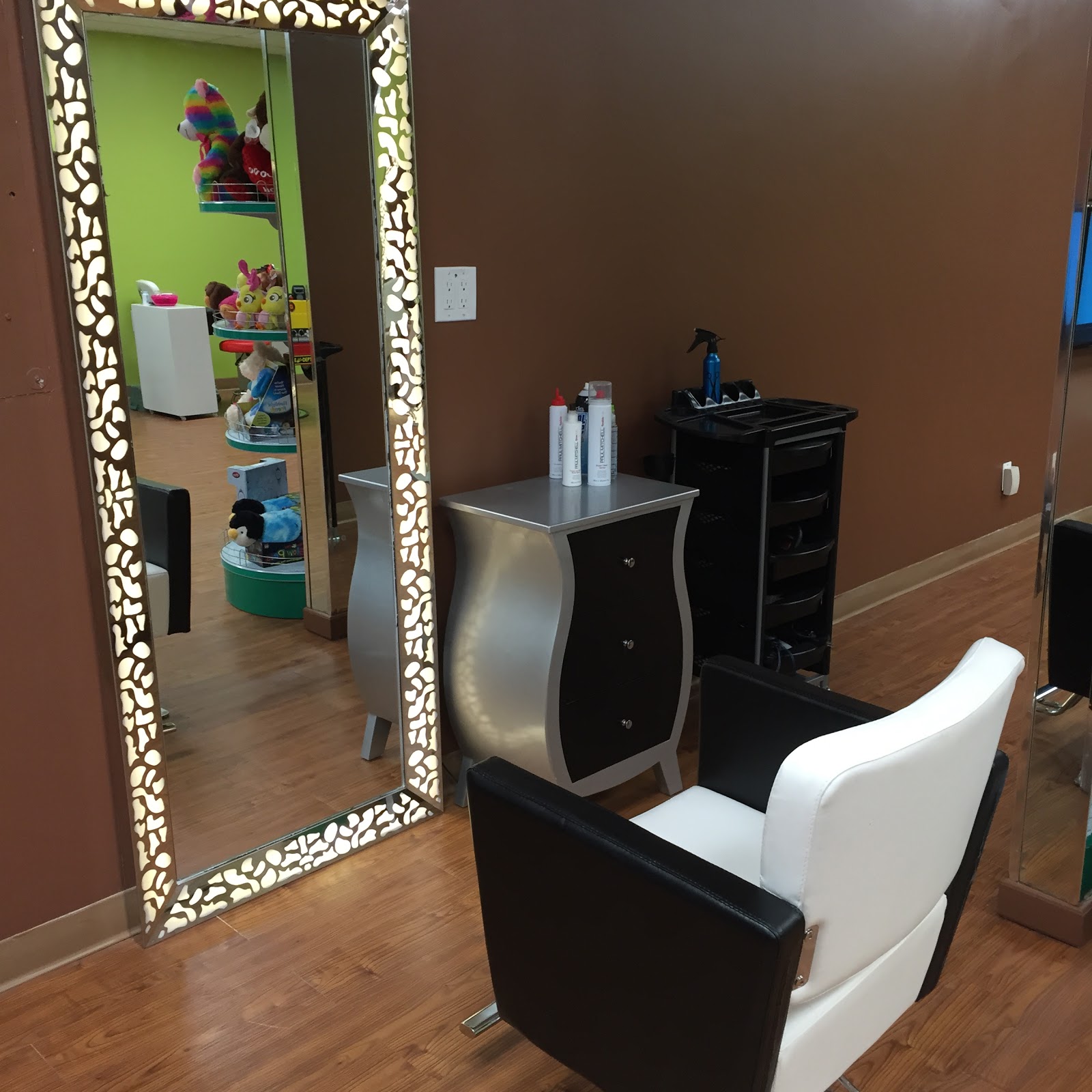 Photo of Fun Salon in West Hempstead City, New York, United States - 4 Picture of Point of interest, Establishment, Hair care