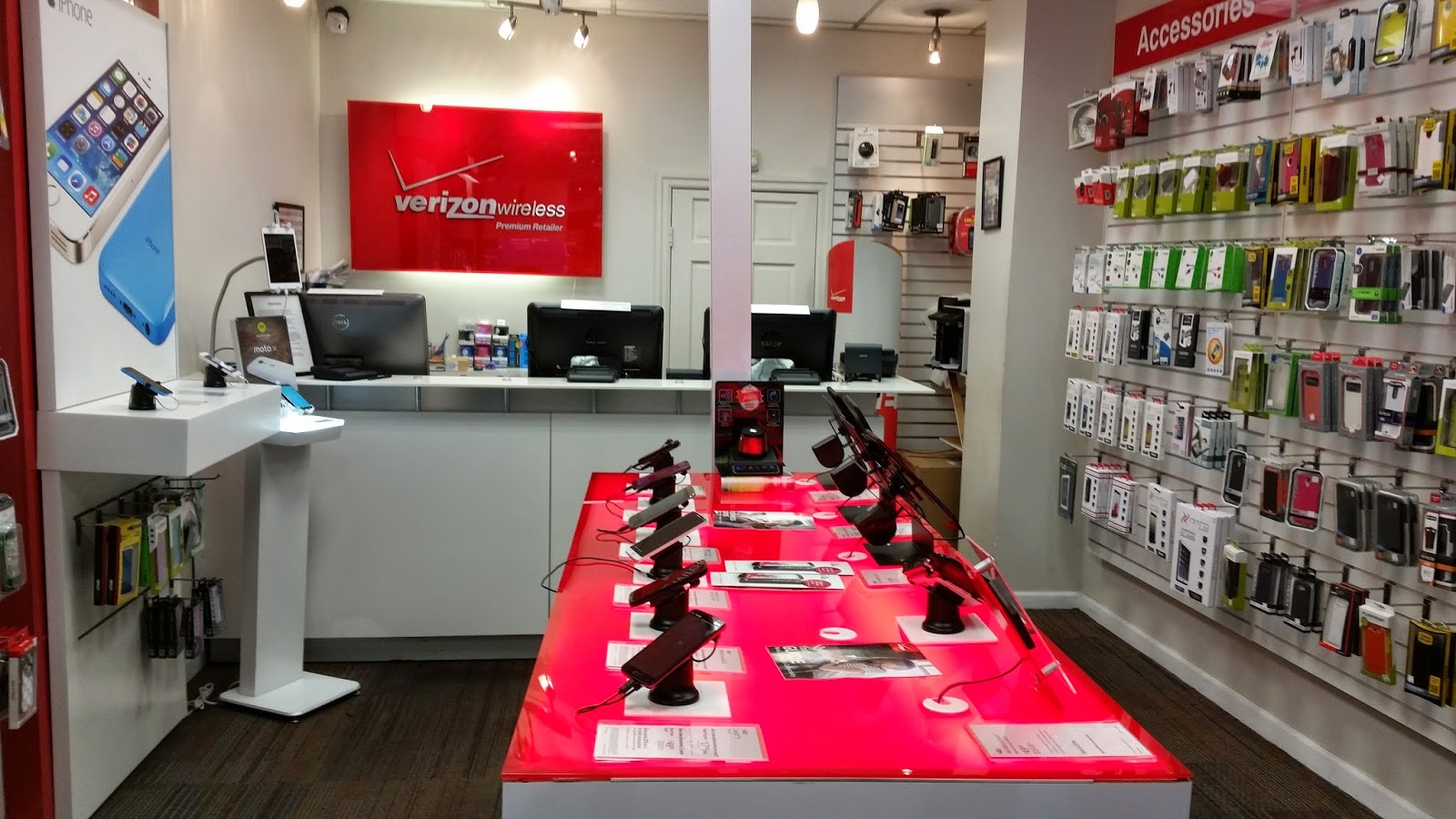 Photo of Verizon Wireless / Wirelessone in New York City, New York, United States - 2 Picture of Point of interest, Establishment, Store, Electronics store