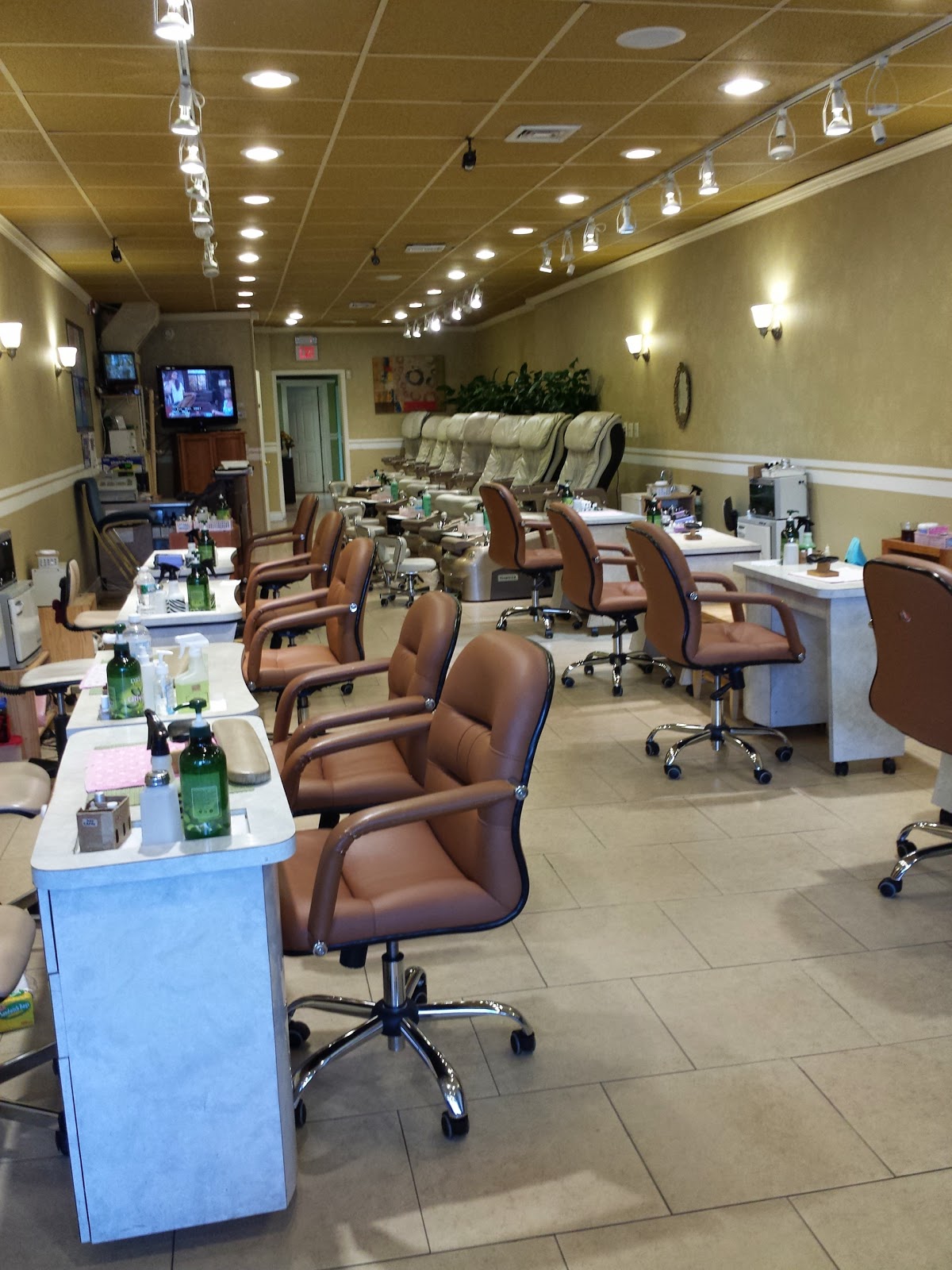 Photo of Green Tea Nails in Cranford City, New Jersey, United States - 2 Picture of Point of interest, Establishment, Health, Beauty salon, Hair care