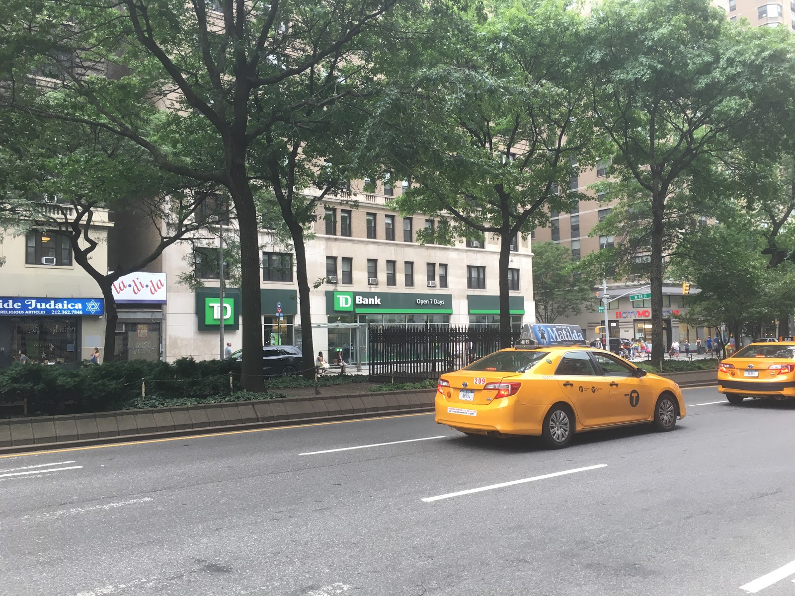 Photo of TD Bank in New York City, New York, United States - 1 Picture of Point of interest, Establishment, Finance, Atm, Bank