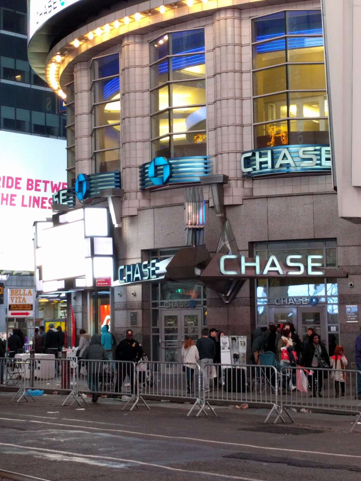 Photo of Chase Bank in New York City, New York, United States - 10 Picture of Point of interest, Establishment, Finance, Atm, Bank