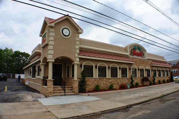 Photo of Tropicana Diner in Elizabeth City, New Jersey, United States - 1 Picture of Restaurant, Food, Point of interest, Establishment, Meal takeaway