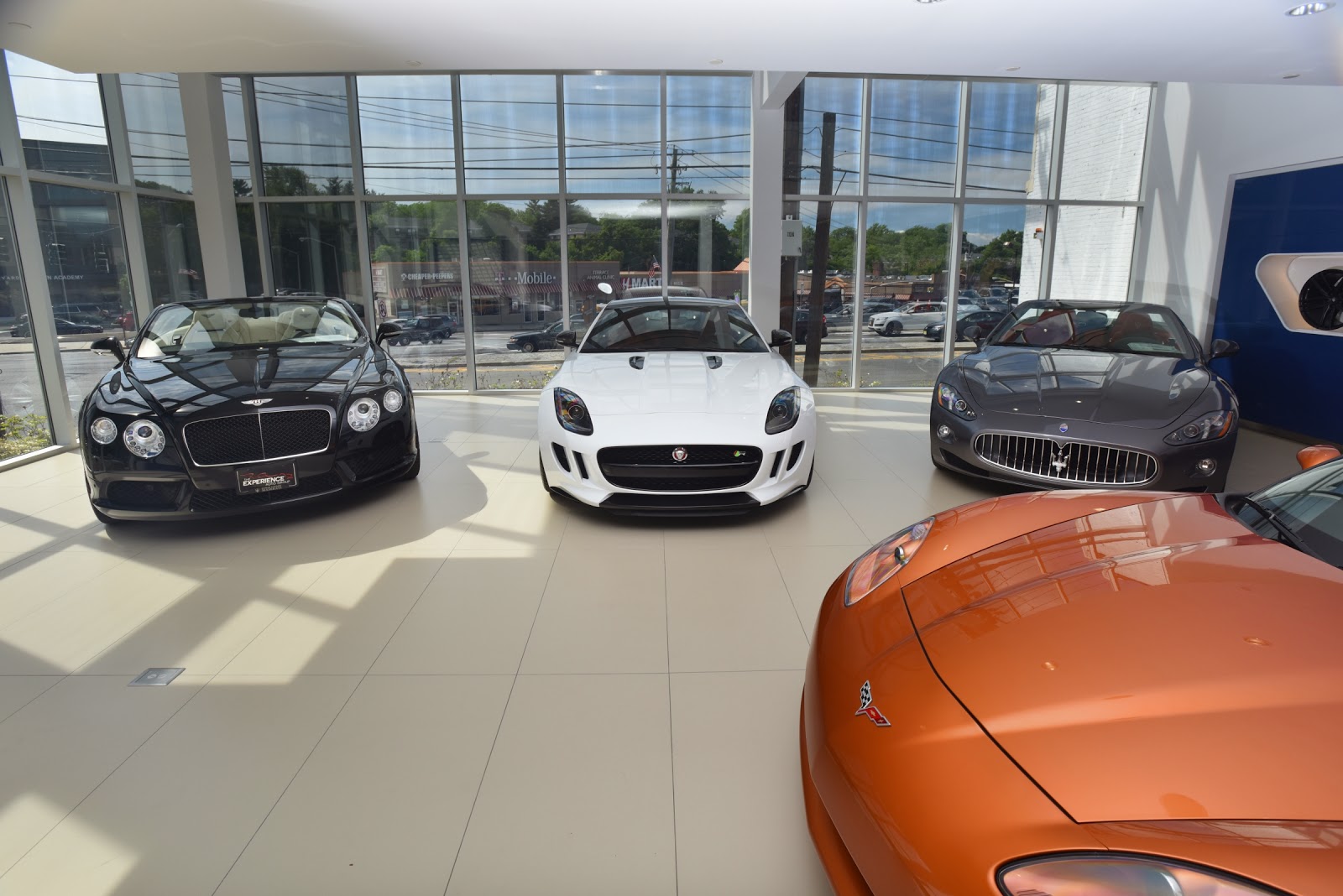 Photo of Gold Coast Maserati in Great Neck City, New York, United States - 2 Picture of Point of interest, Establishment, Car dealer, Store