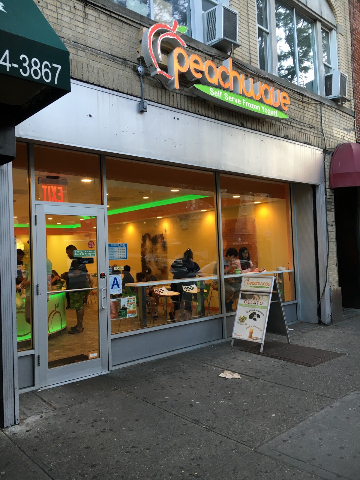 Photo of Peachwave Frozen Yogurt in Bronx City, New York, United States - 1 Picture of Food, Point of interest, Establishment, Store