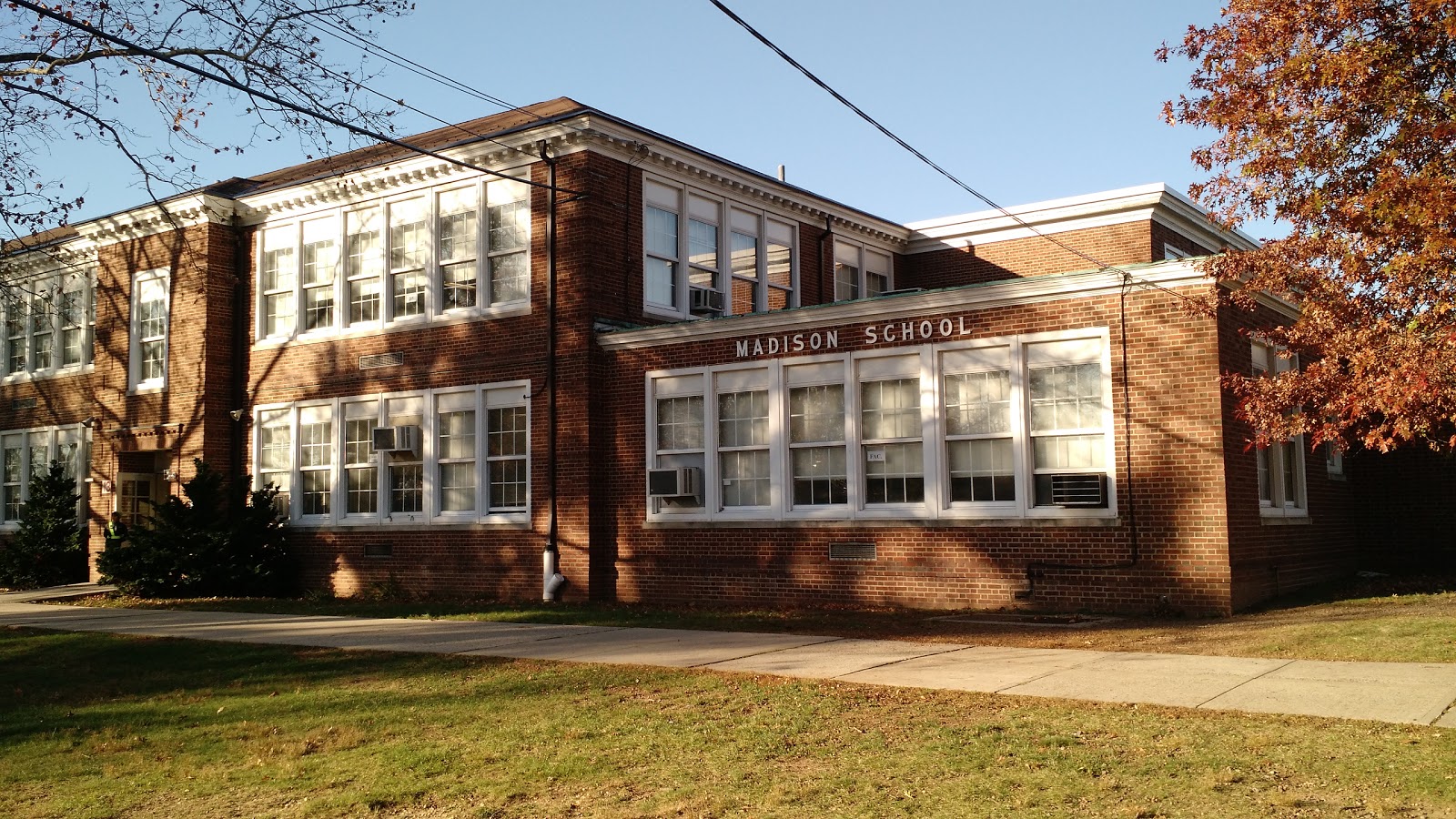 Photo of Madison Elementary School in Rahway City, New Jersey, United States - 1 Picture of Point of interest, Establishment, School